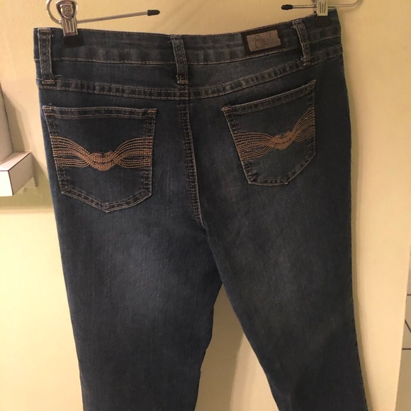 Women’s Earl Jeans in size 4 - Picture 8 of 9